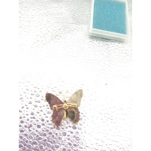 Elegant Vintage Butterfly Brooch Pin - Decorative Enamel Design - Picture 2 of 5
